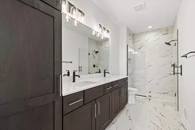 W251N2371  Valleyview Cir, Pewaukee, WI 53072 - Photo 14