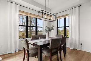 W251N2367 Valleyview Cir, Pewaukee, WI 53072 - Photo 6