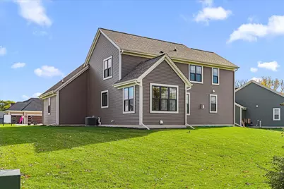 W251N2367  Valleyview Cir, Pewaukee, WI 53072 - Photo 32