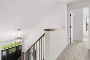 W251N2367 Valleyview Cir, Pewaukee, WI 53072 - Photo 18