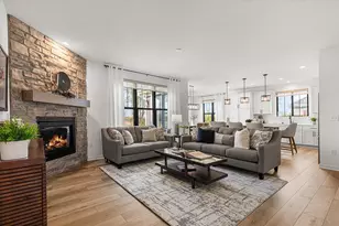 W251N2367 Valleyview Cir, Pewaukee, WI 53072 - Photo 10