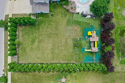 1330  Prairie Creek Blvd, Oconomowoc, WI 53066 - Photo 2