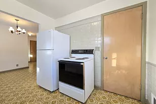 1104 S 107th St, West Allis, WI 53214 - Photo 4