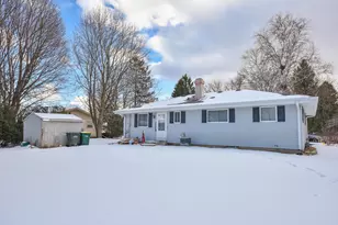 1010 Sunset Ridge Dr, West Bend, WI 53090 - Photo 4