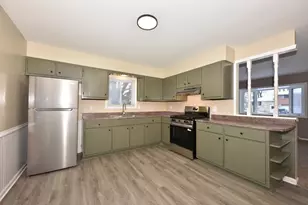 1010 Sunset Ridge Dr, West Bend, WI 53090 - Photo 10