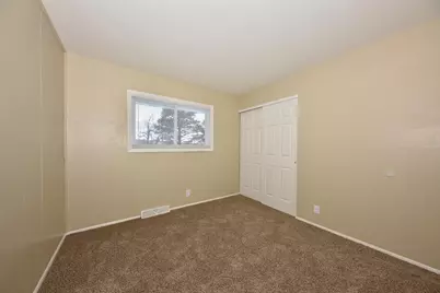 1010  Sunset Ridge Dr, West Bend, WI 53090 - Photo 32