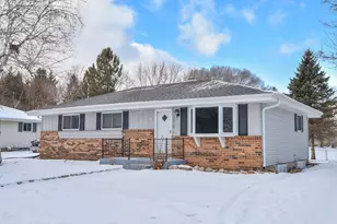 1010 Sunset Ridge Dr, West Bend, WI 53090 - Photo 2