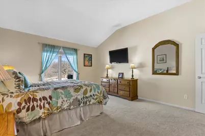 N54W16684  Ravenwood Dr, Menomonee Falls, WI 53051 - Photo 16