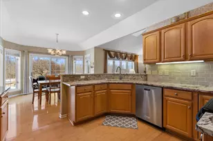 N54W16684 Ravenwood Dr, Menomonee Falls, WI 53051 - Photo 8