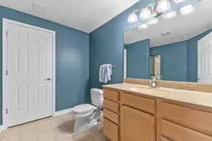 N54W16684 Ravenwood Dr, Menomonee Falls, WI 53051 - Photo 32