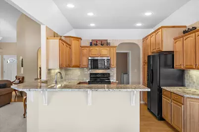 N54W16684  Ravenwood Dr, Menomonee Falls, WI 53051 - Photo 10