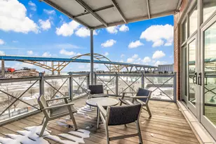 601 E Erie St, Milwaukee, WI 53202 - Photo 58