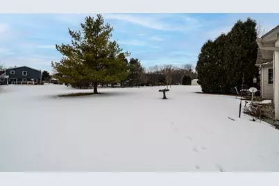 5015  Kingdom Ct, Racine, WI 53402 - Photo 4