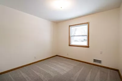 3401 W Wanda Ave, Milwaukee, WI 53221 - Photo 14