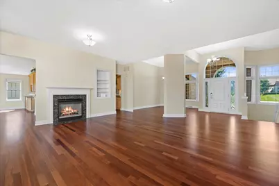 N37W22910  Wyndemere Dr, Pewaukee, WI 53072 - Photo 10