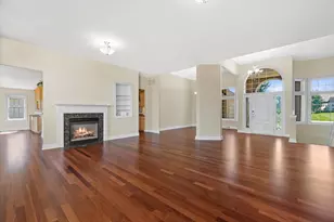 N37W22910 Wyndemere Dr, Pewaukee, WI 53072 - Photo 10