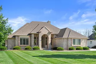 N37W22910 Wyndemere Dr, Pewaukee, WI 53072 - Photo 1