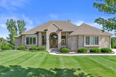 N37W22910  Wyndemere Dr, Pewaukee, WI 53072 - Photo 2