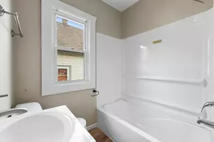 4672 N 40th St, Milwaukee, WI 53209 - Photo 4