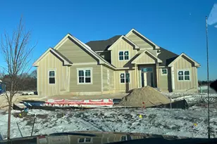 9951 N Cygnet Ct, Mequon, WI 53097 - Photo 1