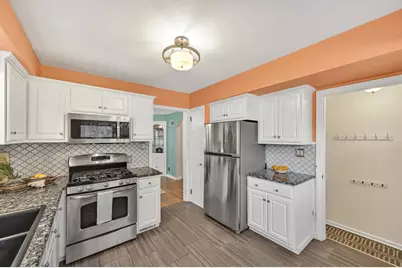 2472 N 73rd St, Wauwatosa, WI 53213 - Photo 12