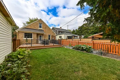 2472 N 73rd St, Wauwatosa, WI 53213 - Photo 26