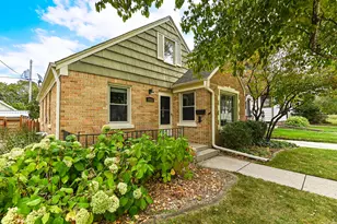 2472 N 73rd St, Wauwatosa, WI 53213 - Photo 2