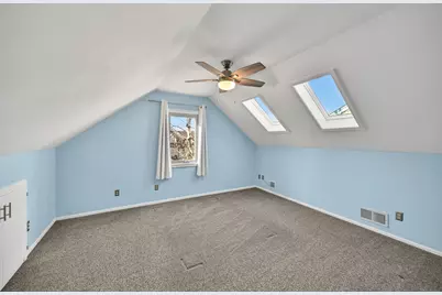 2472 N 73rd St, Wauwatosa, WI 53213 - Photo 20