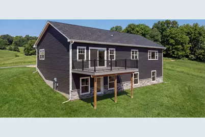 407  Gilbertson St, Chaseburg, WI 54621 - Photo 2