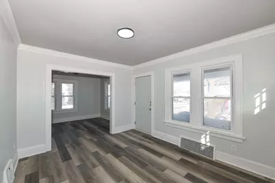 5327 W Wright St, Milwaukee, WI 53210 - Photo 4