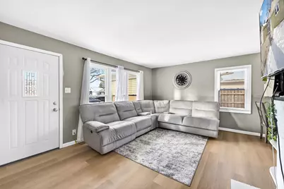 5720 W Thurston Ave, Milwaukee, WI 53218 - Photo 6