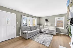 5720 W Thurston Ave, Milwaukee, WI 53218 - Photo 6