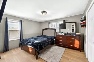 5720 W Thurston Ave, Milwaukee, WI 53218 - Photo 12