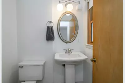 7028 W Crawford Ave, Milwaukee, WI 53220 - Photo 14