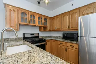 7028 W Crawford Ave, Milwaukee, WI 53220 - Photo 10