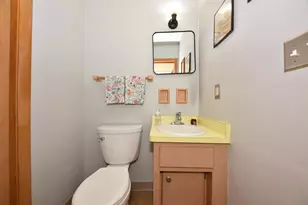 N89W15932 Cleveland Ave, Menomonee Falls, WI 53051 - Photo 12