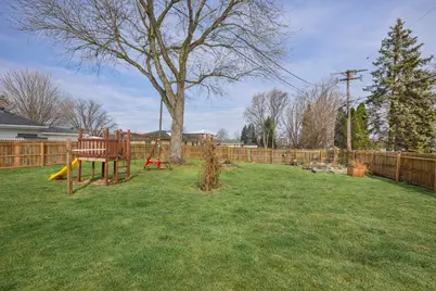 N89W15932  Cleveland Ave, Menomonee Falls, WI 53051 - Photo 18