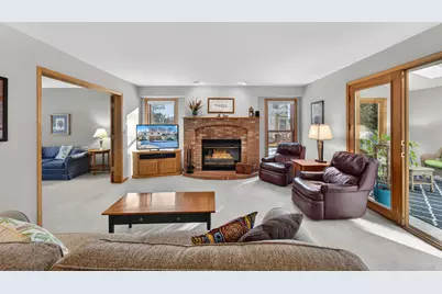 9615 W Huntington Dr, Mequon, WI 53097 - Photo 8