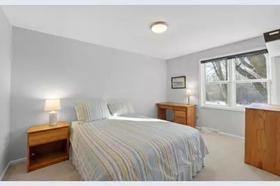 9615 W Huntington Dr, Mequon, WI 53097 - Photo 16