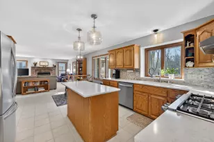 9615 W Huntington Dr, Mequon, WI 53097 - Photo 6