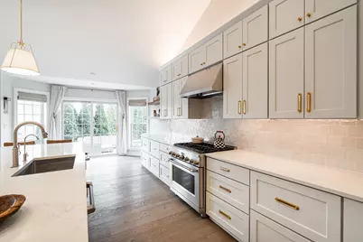 5419 W Bayberry Pkwy, Mequon, WI 53092 - Photo 12