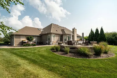 5419 W Bayberry Pkwy, Mequon, WI 53092 - Photo 2