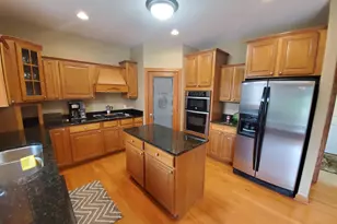 W150N7229 Paseo Ln, Menomonee Falls, WI 53051 - Photo 6