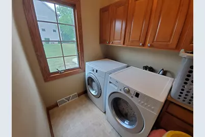 W150N7229  Paseo Ln, Menomonee Falls, WI 53051 - Photo 18