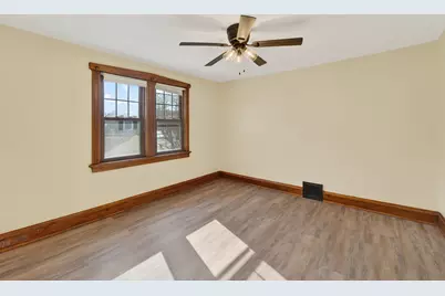 718 N 66th St, Wauwatosa, WI 53213 - Photo 10