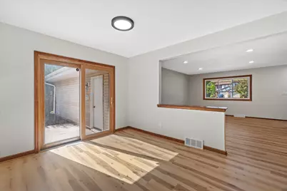 8150 S 88th St, Franklin, WI 53132 - Photo 6