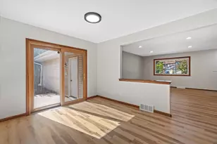 8150 S 88th St, Franklin, WI 53132 - Photo 6