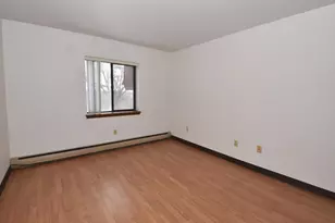 5253 N Lovers Lane Rd, Milwaukee, WI 53225 - Photo 20