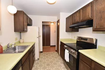 5253 N Lovers Lane Rd #219, Milwaukee, WI 53225 - Photo 10