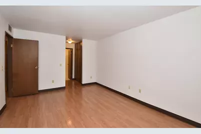 5253 N Lovers Lane Rd #219, Milwaukee, WI 53225 - Photo 14